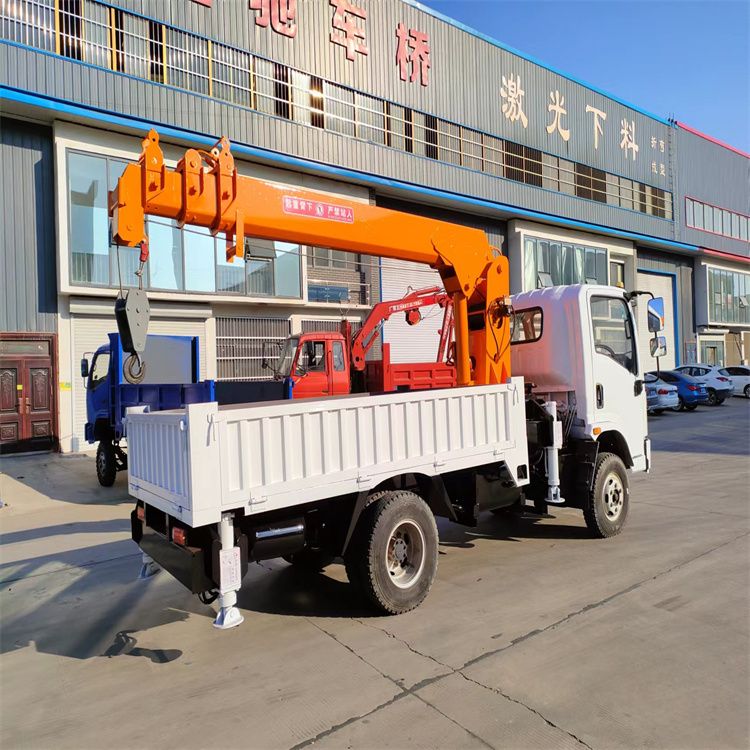 定结县三轮随车吊定制 农用改装机自备吊中瑞长期出售